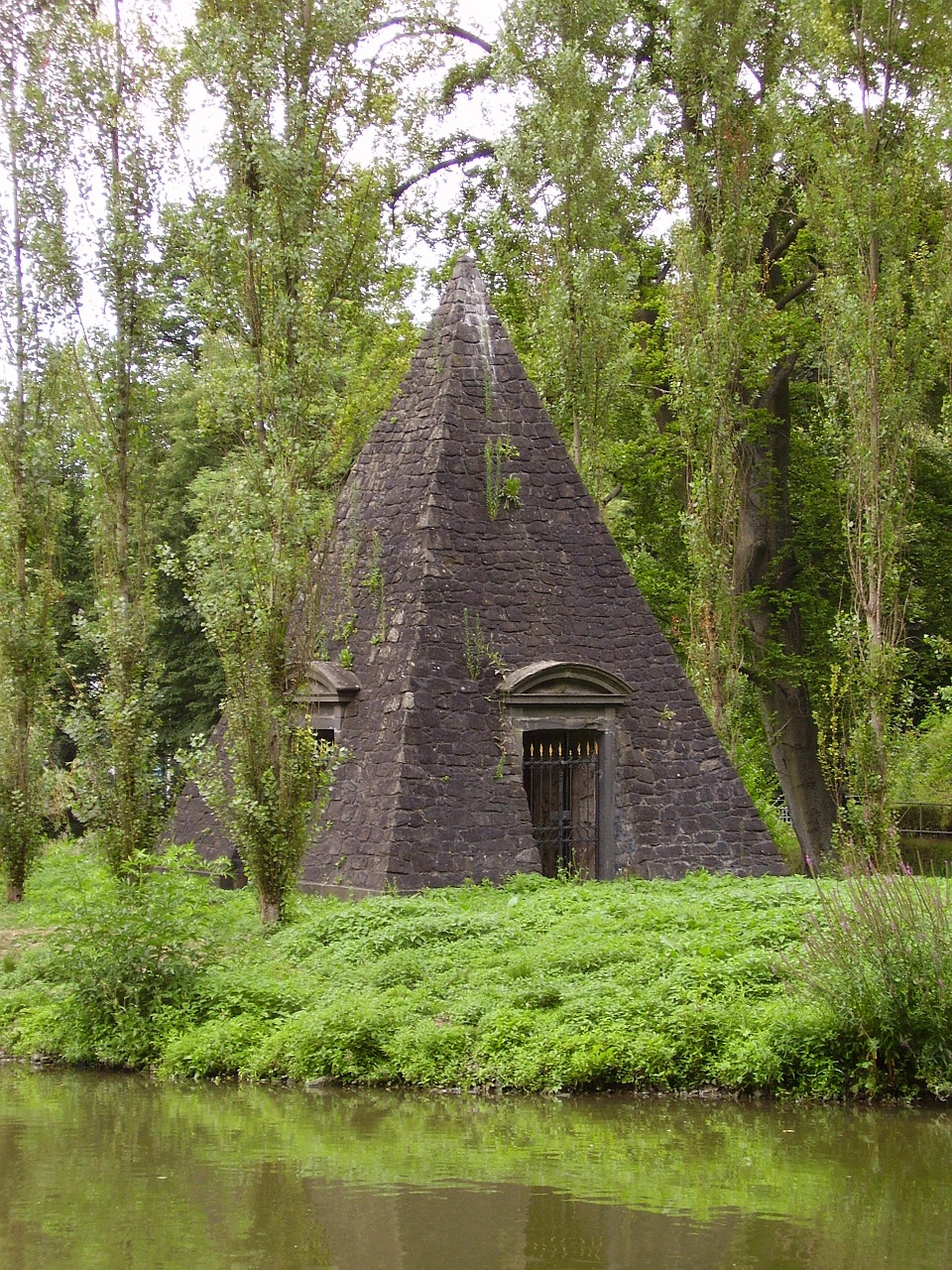 pyramide 12