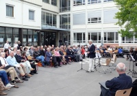 2011-08-28_Lyrik-unterm-Ginkgobaum-01